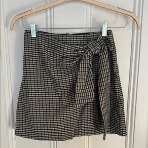 Chic Houndstooth Wrap Skirt